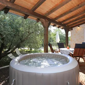 Hacienda Mia With Yacuzzi,bbq , Free Parking Zadar